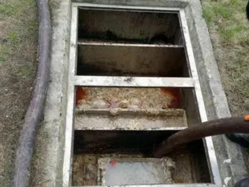阿拉善右隔油池清理