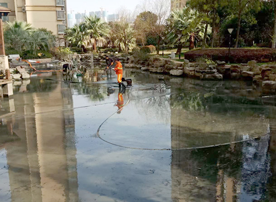 阿拉善右景观池淤泥清理