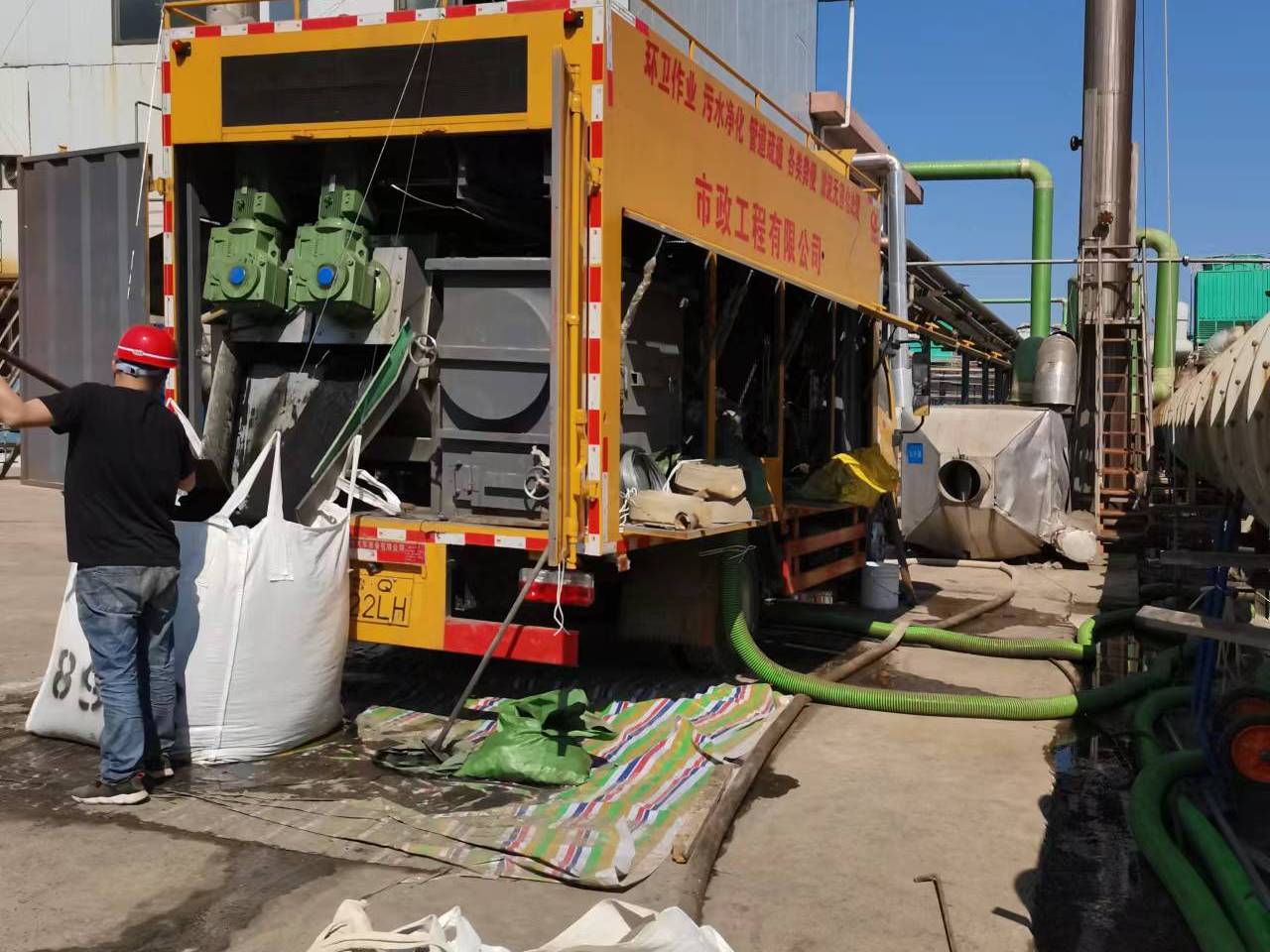 阿拉善右淤泥压干处理